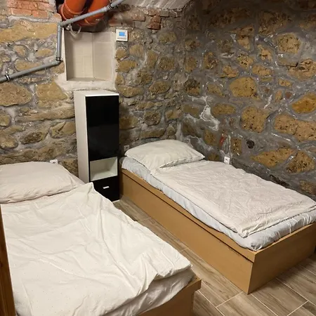 Homestay Suterenni Na Hejtmance V Mlade Boleslavi U Letiste Mlada Boleslav