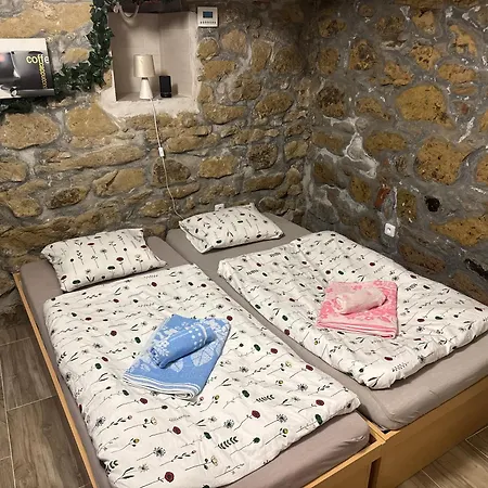 Quarto em Acomodações Particulares Suterénní Na Hejtmánce U Letiště V Mladé Boleslavi Mladá Boleslav