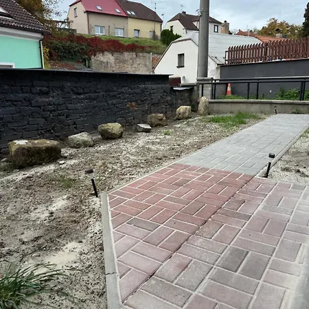 Suterénní Na Hejtmánce U Letiště V Mladé Boleslavi